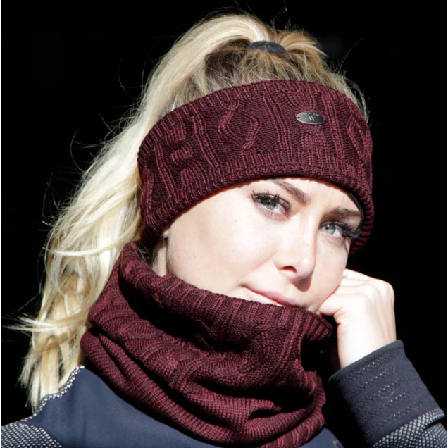 Blonde lady wearing burgundy cable knit headband